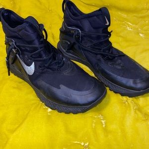 Nike Boots Men’s size 9